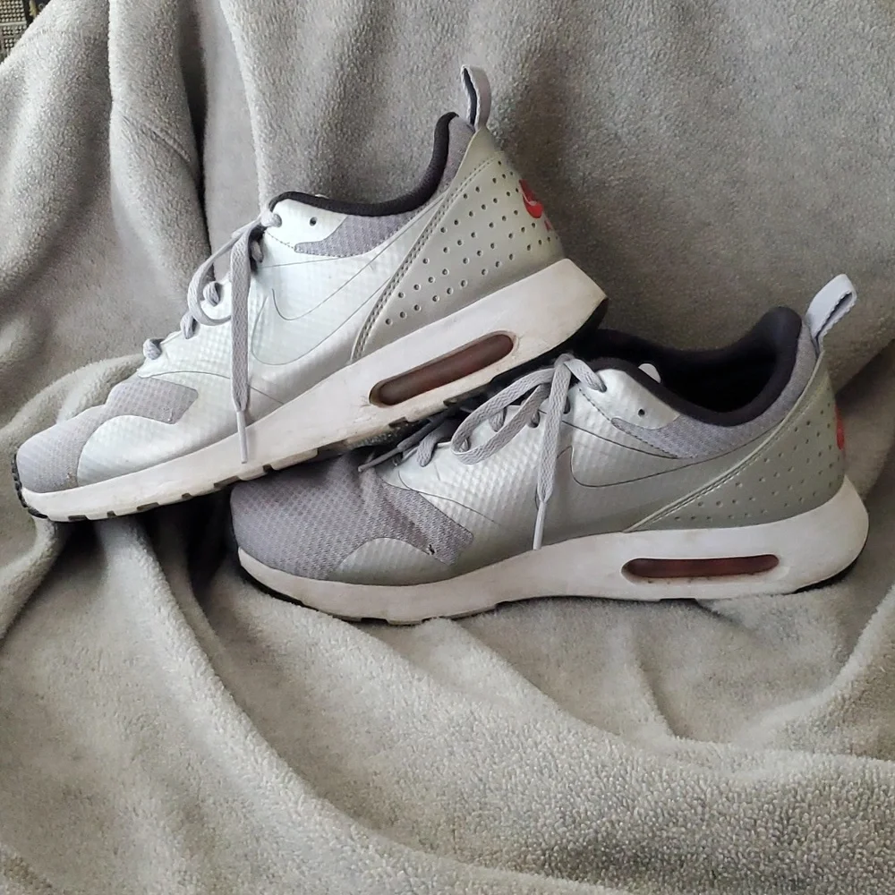 Nike Air Max Tavas Women's, 916791-003 - Picture 6 of 8